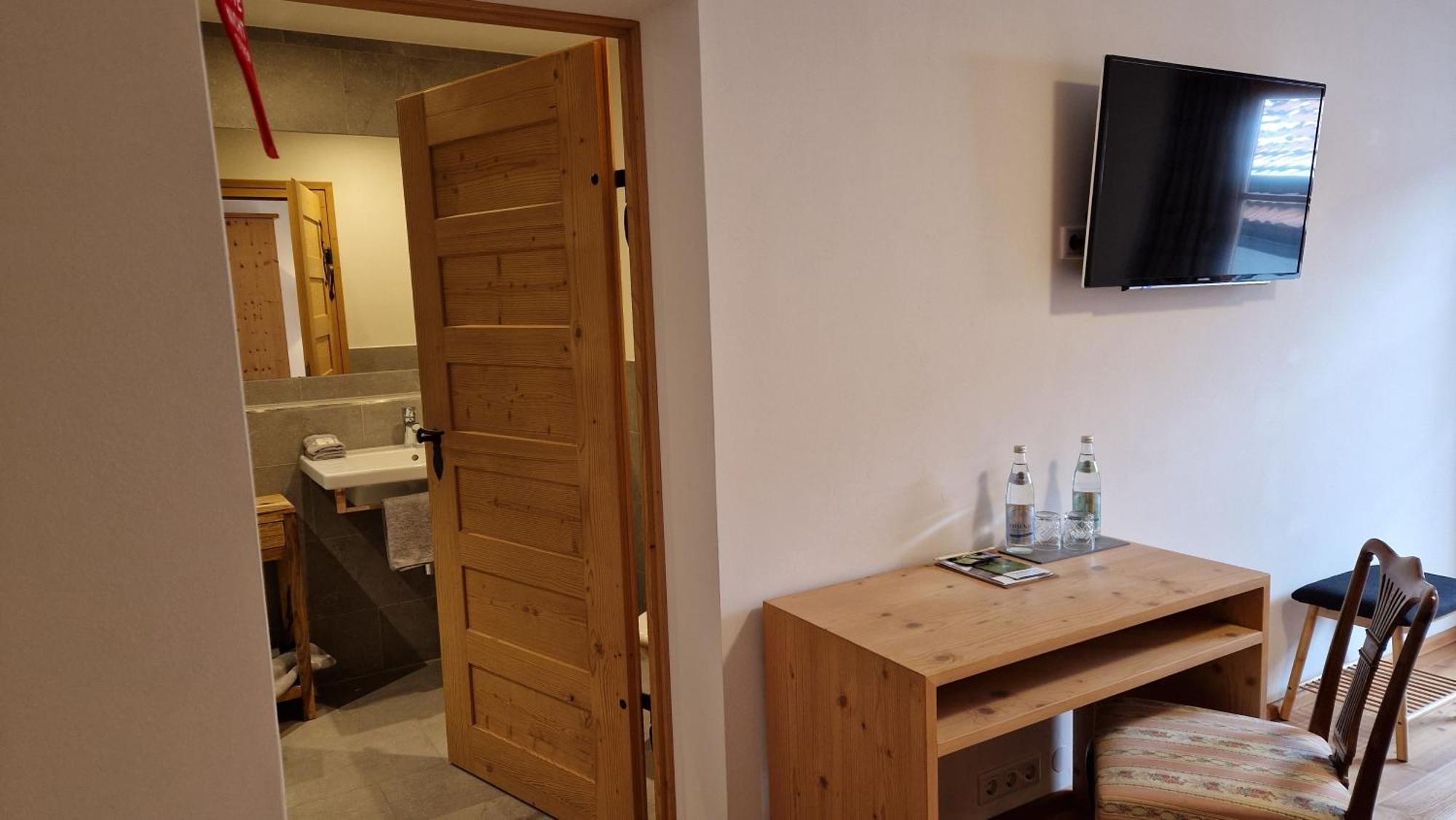 Hotel Landgasthof Alter Wirt 菲施巴豪 外观 照片